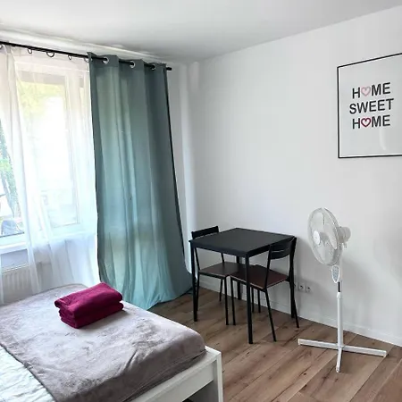 Daire Quiet Near The Park, Metro, Centre, Wi-fi - By Hik
