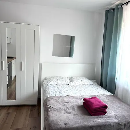 Apartamento Quiet Near The Park, Metro, Centre, Wi-fi - By Hik Varsóvia