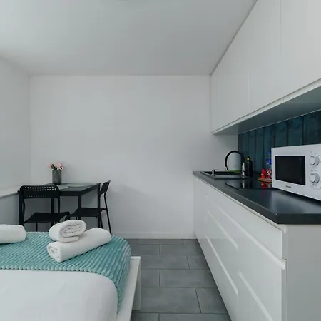 Quiet Near The Park, Metro, Centre, Wi-fi - By Hik *