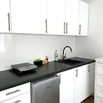Apartment Quiet Near The Park, Metro, Centre, Wi-fi - By Hik *